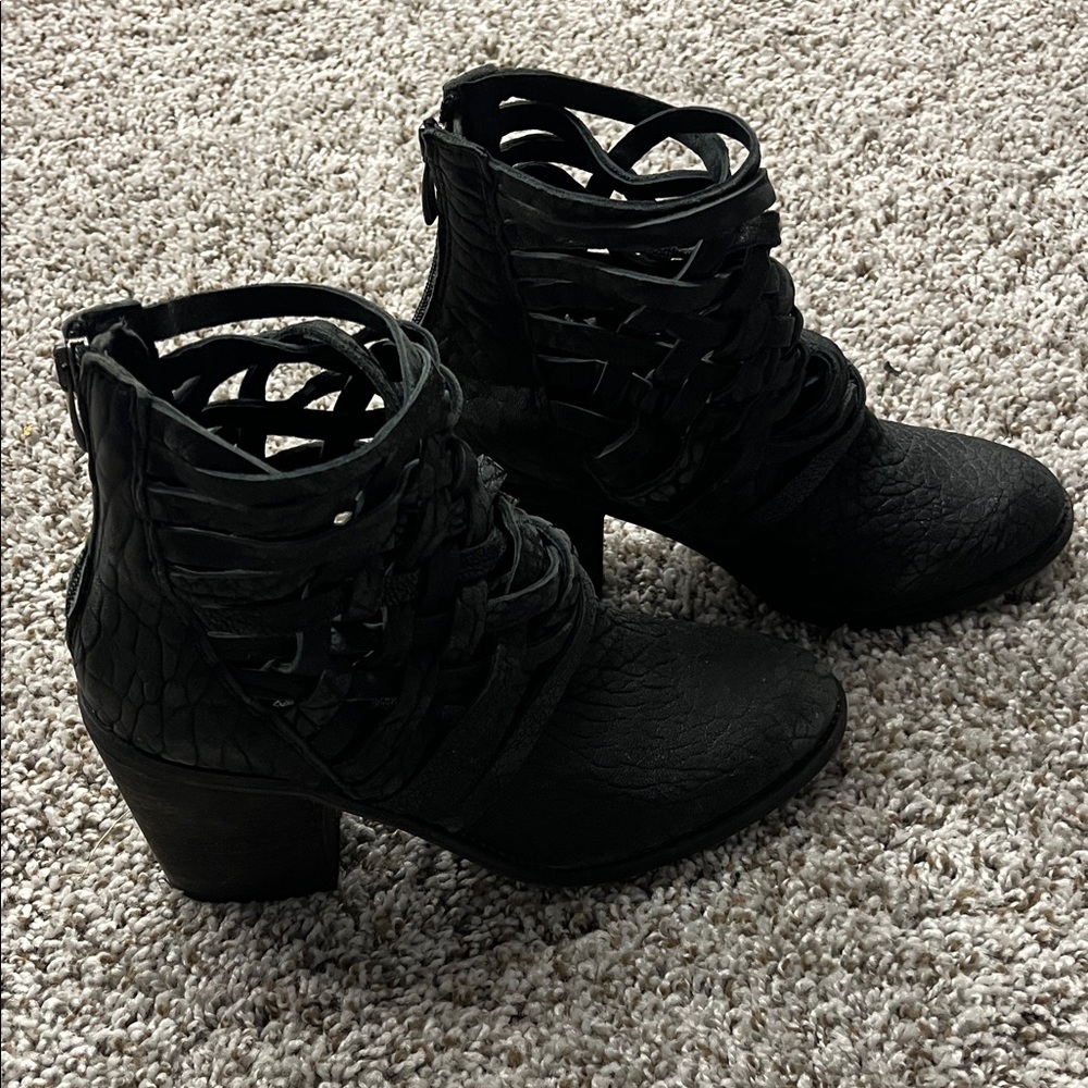 Free People Black braided leather boots - zippers at heel made in Portugal - Picture 2 of 3